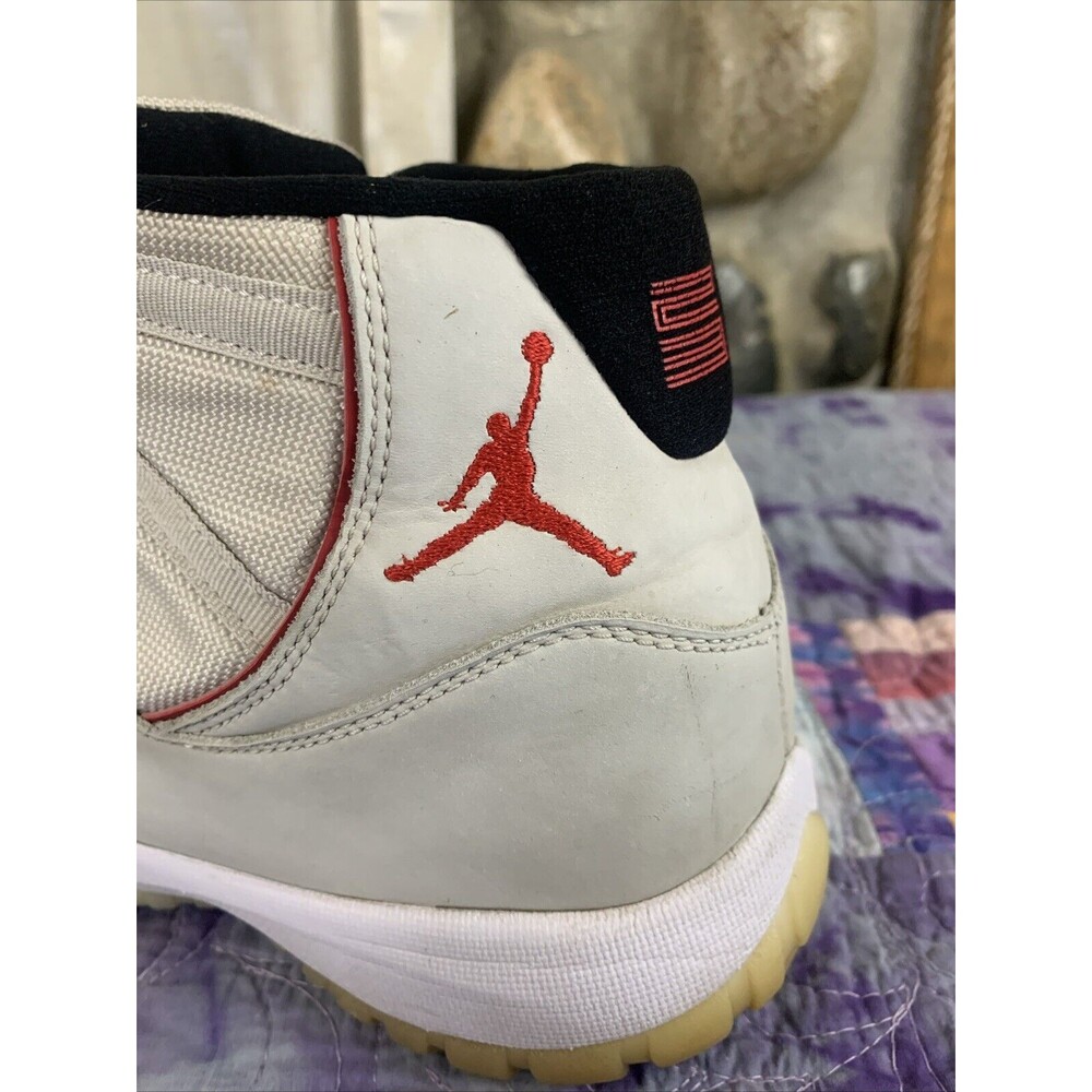 Jordan 11 Retro Platinum Tint 2018 pre-owned Size 11 - Picture 16 of 16